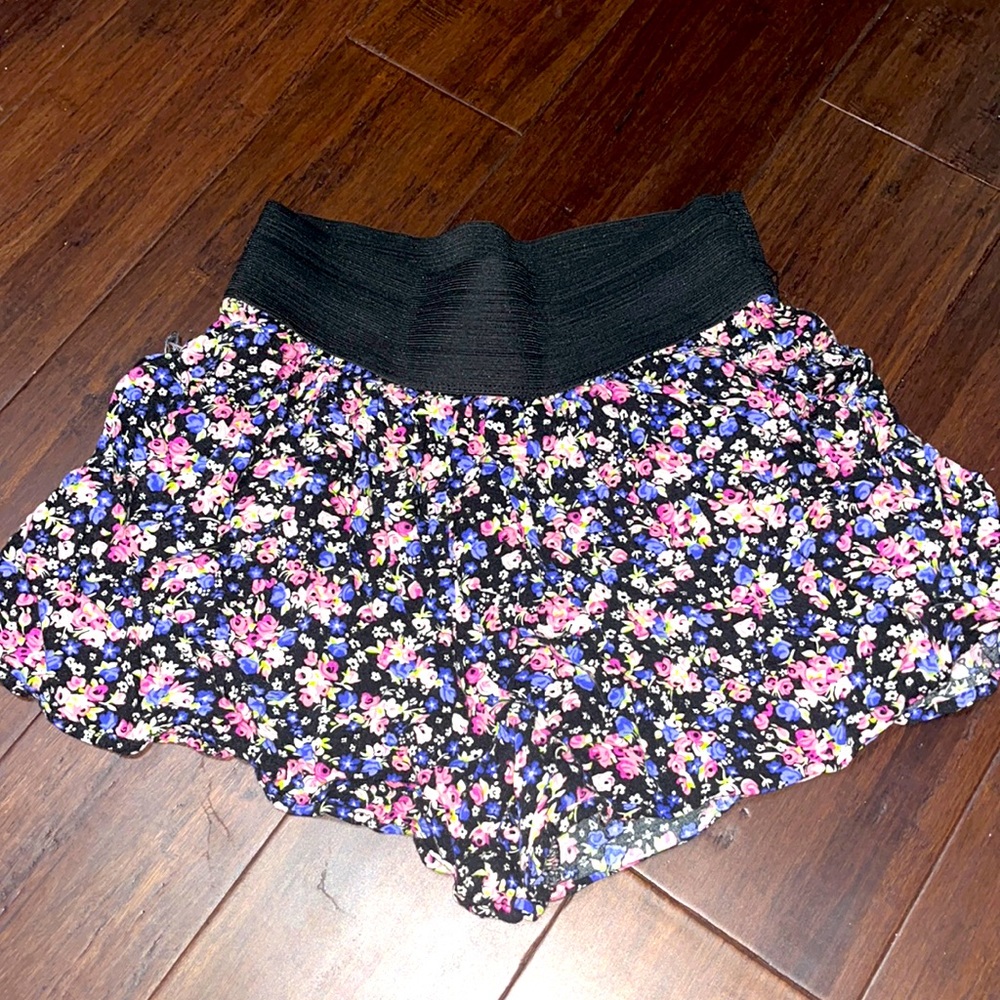 Loose, flow floral shorts.
